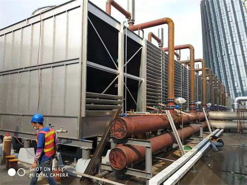 閉式冷卻塔憑借著幾大優(yōu)勢成為佼佼者！(圓形冷卻塔與方形冷卻塔哪個好)