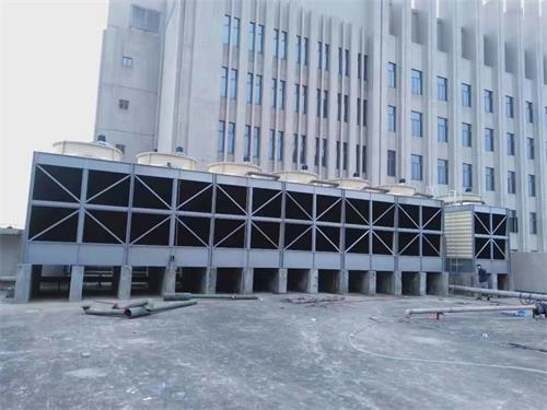 分享閉式冷卻塔在市場上備受追捧。(冷卻塔分幾大類)